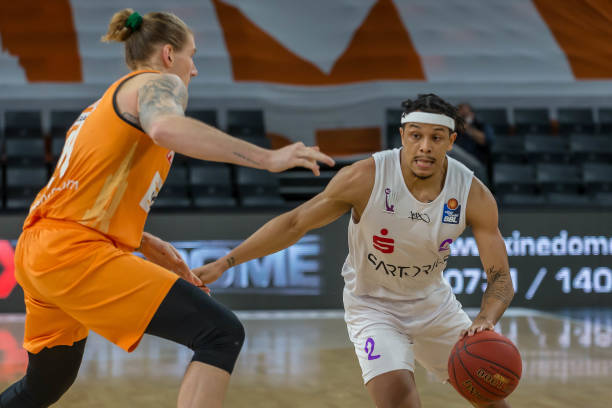 虽然俱乐部 虽然俱乐部